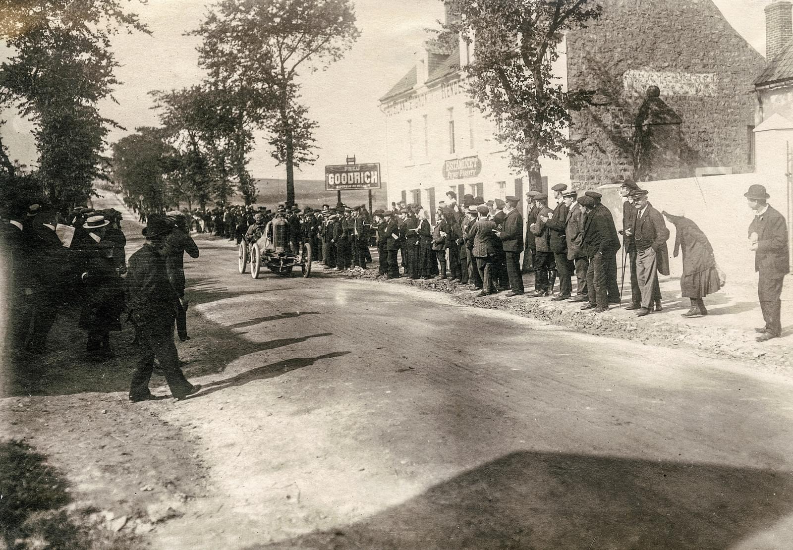 Ford model A; eerste Amerikaanse oversteek; stadsvervoer