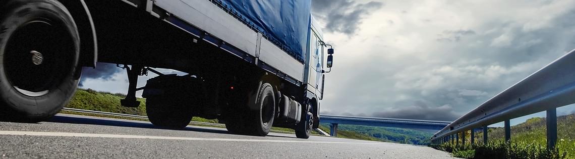 truckband; transport; vrachtwagen